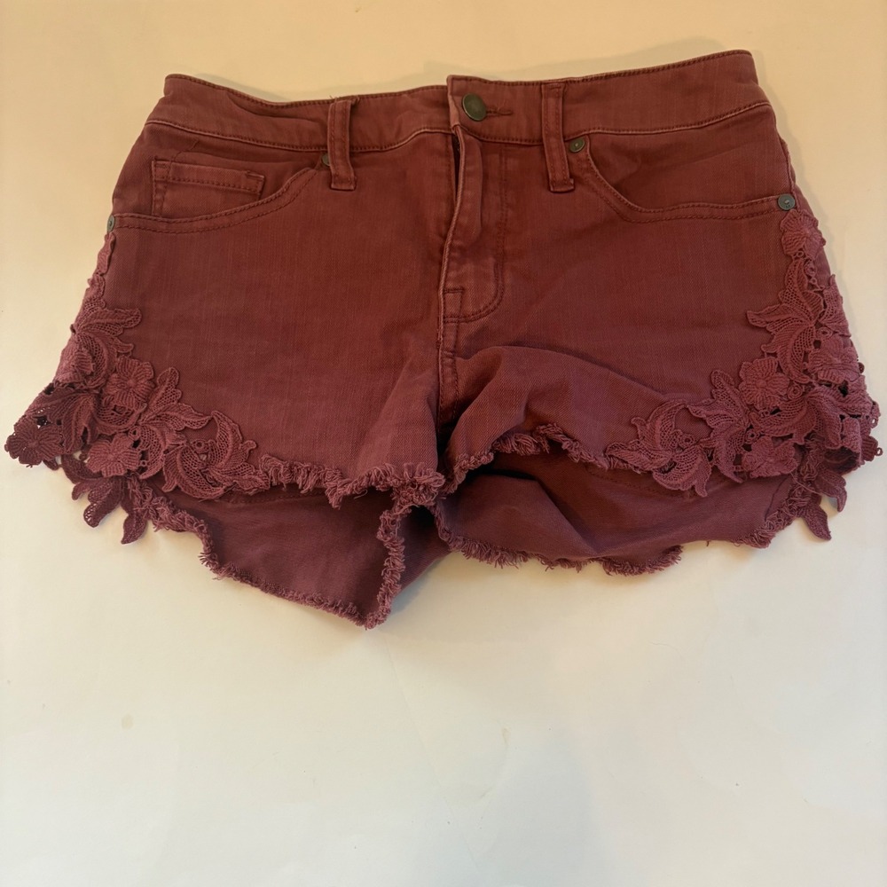 Mossimo Denim Shorts High Rise Lace Trim‎ Raw Hem Mauve 4/27 Super Stretch